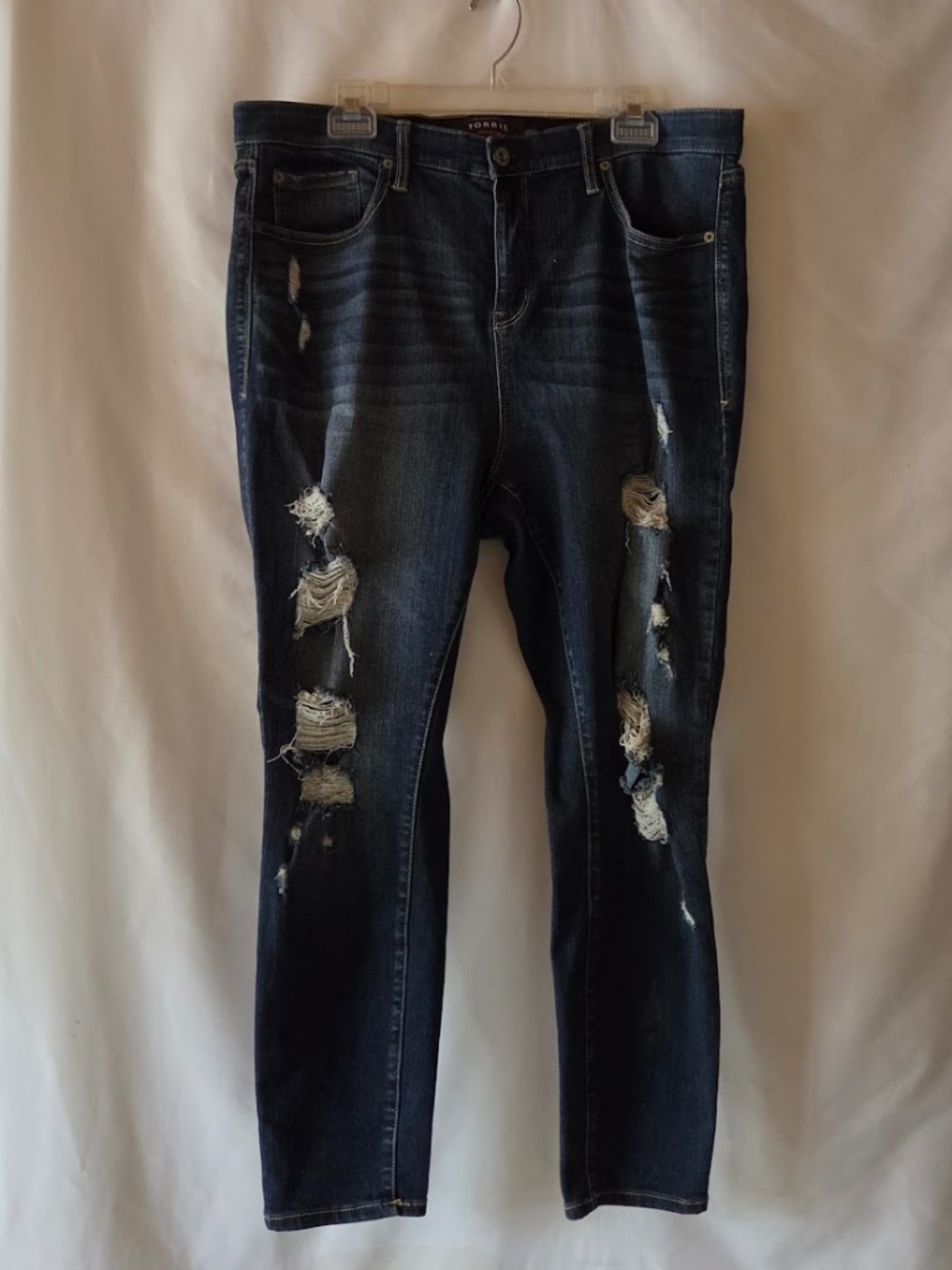Torrid Sky High Skinny Jeans Premium Comfort Stretch Distressed Size 18S Short